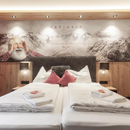 First Mountain Hotel Oetztal Лангенфельд Экстерьер фото